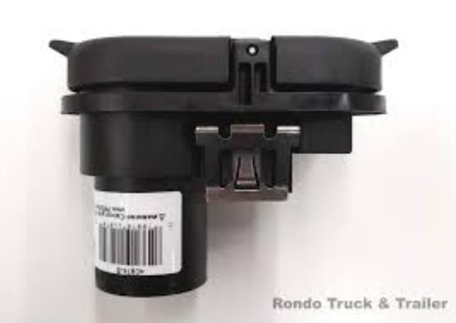 Where to rent 7 blade and 4 flat . oem  OVAL in Cincinnati OH