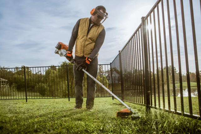 Where to rent FS 131 R TRIMMER W  FREE SMART CONNECTOR in Cincinnati OH